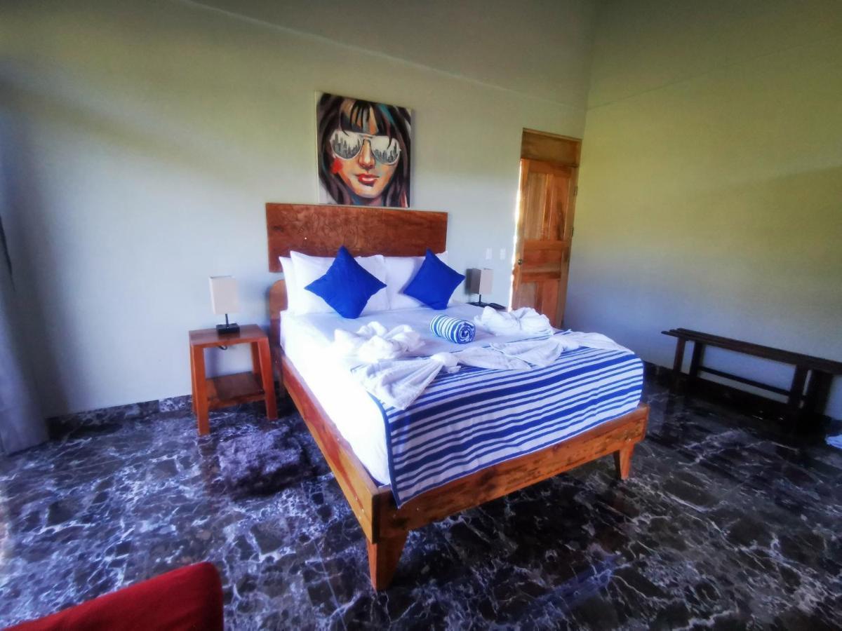 Tuki Tuki Lodge Sámara Extérieur photo